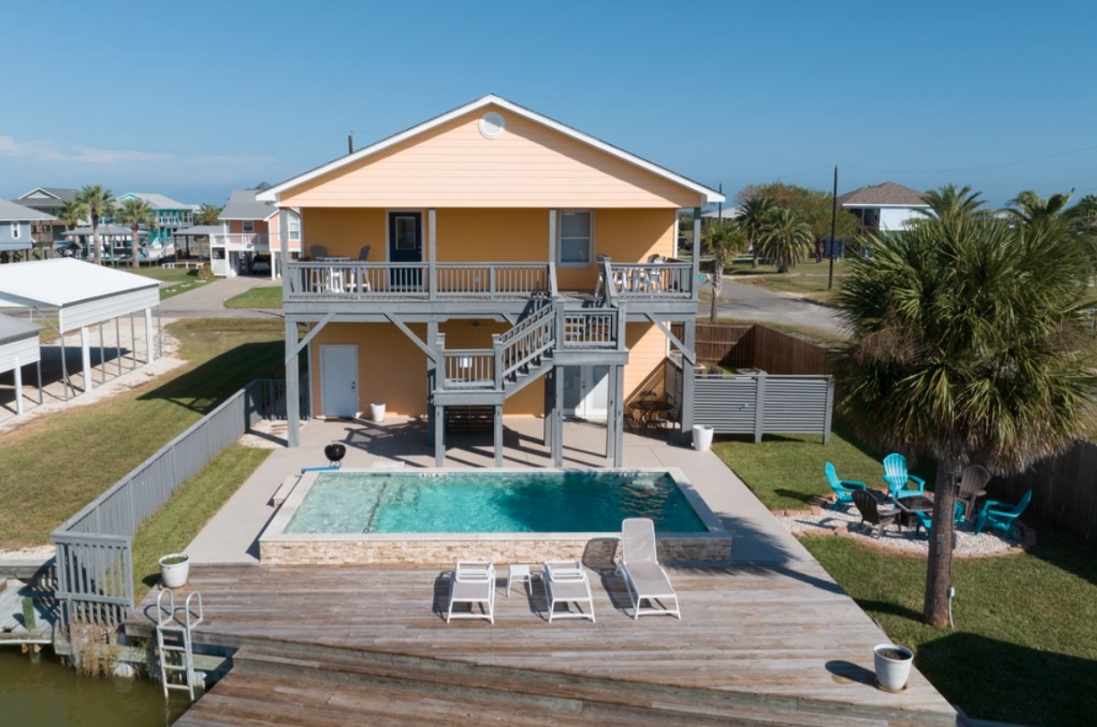 Exterior, Canal View of 102 Ball Street, Rockport, TX