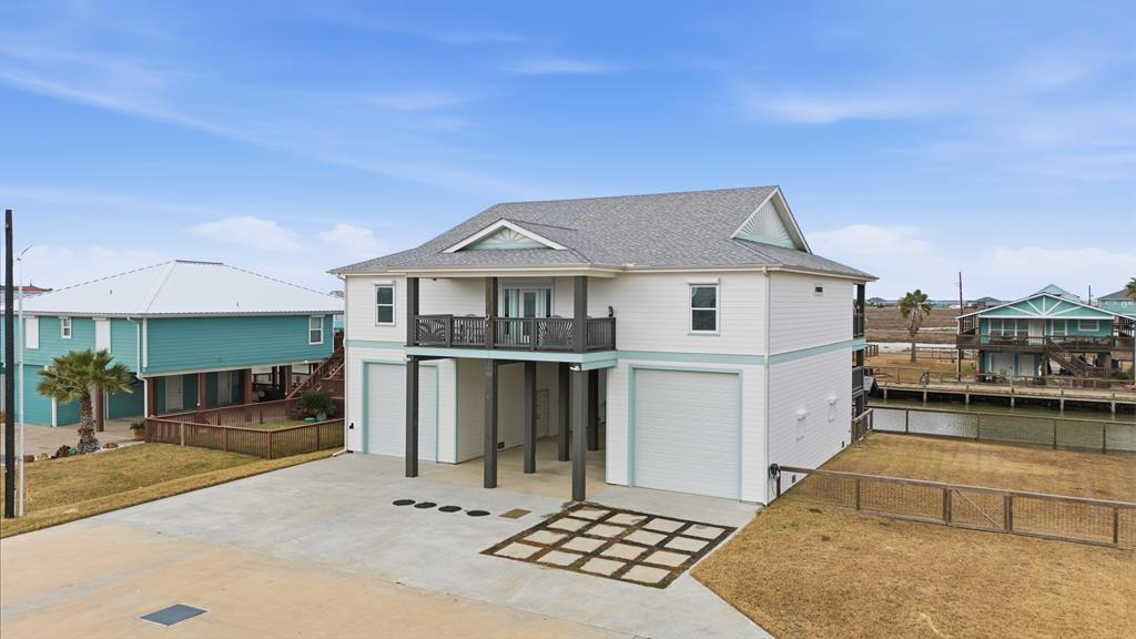 Exterior View of 142-143 Channelview Rd, Rockport, TX · Holiday Beach