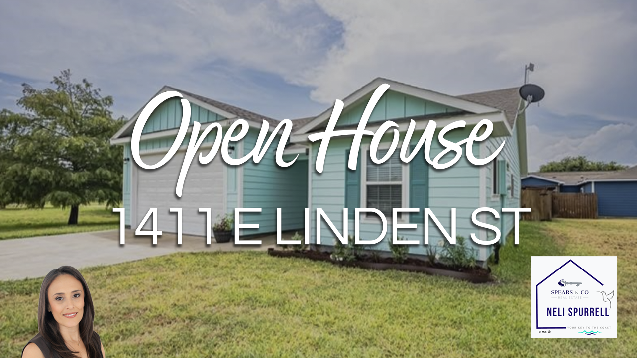 Curbside View of 1411 E Linden St, Rockport, TX