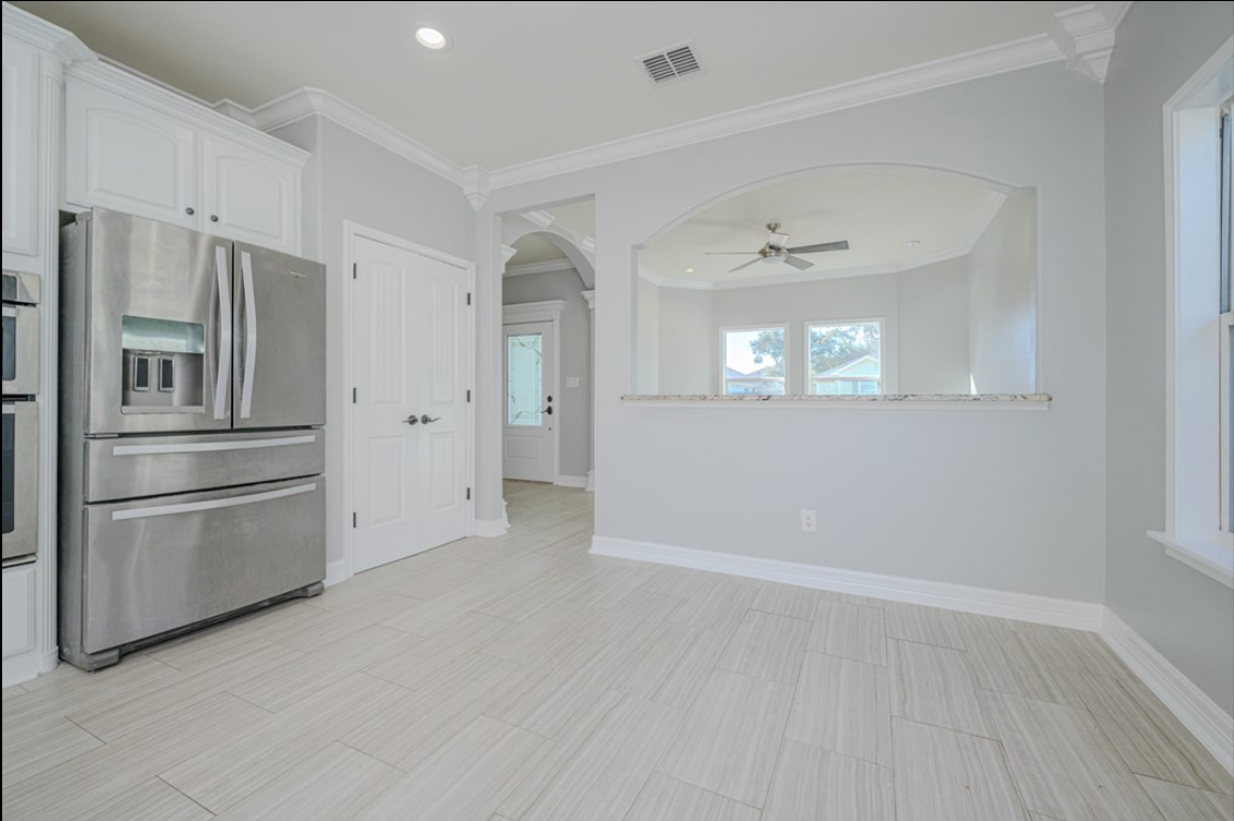Kitchen View in 120 Sandollar Cir, Fulton, TX